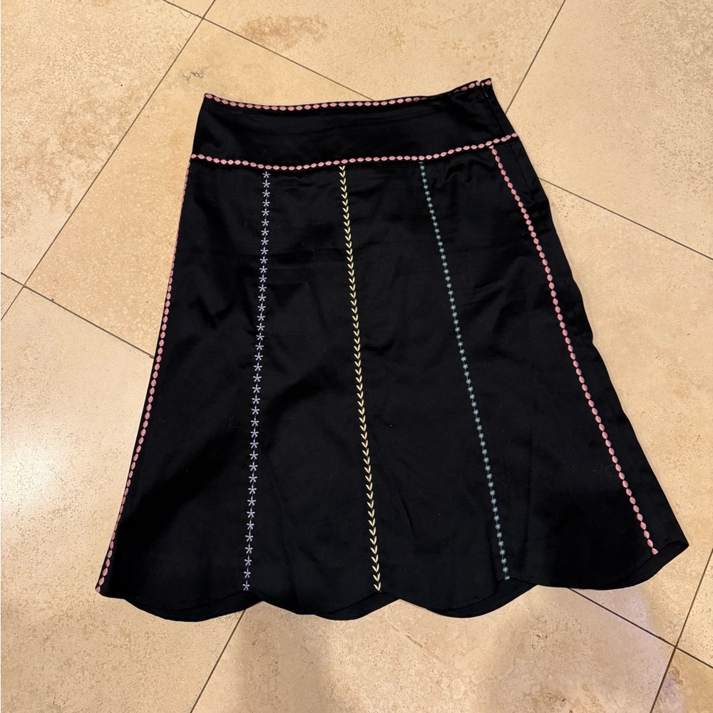 Vintage Harold’s embroidered skirt 
Excellent condition size 12
